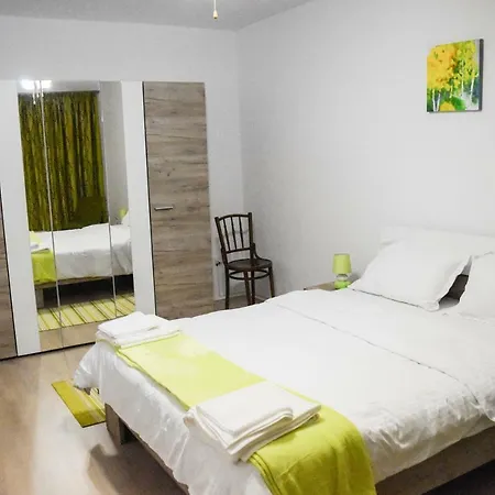 شقة Spacious And Cozy 3bd+terrace Couples تيميشورا