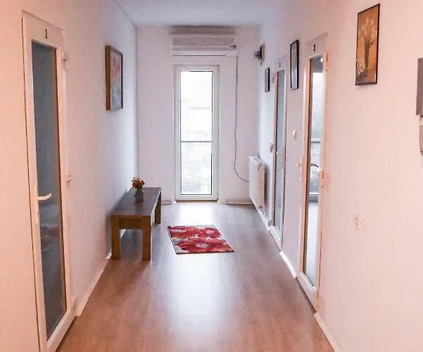 Spacious And Cozy 3bd+terrace Couples Lägenhet Timişoara