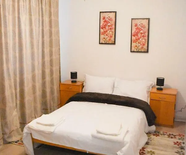 Spacious And Cozy 3bd+terrace Couples Apartamento *