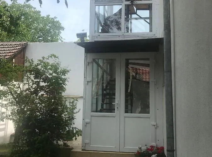 Spacious And Cozy 3bd+terrace Couples Appartement *